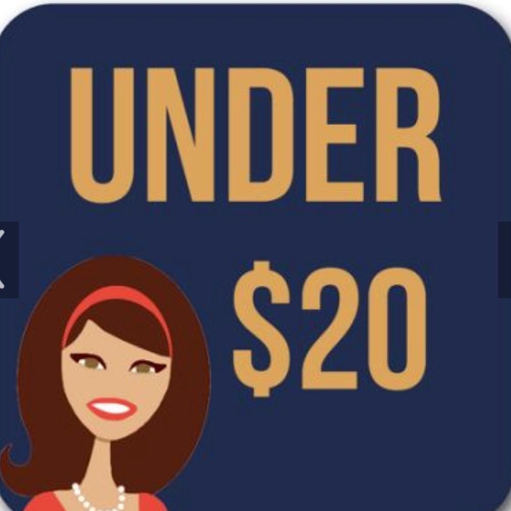 Hi everyone! Welcome to my closet!! 💗