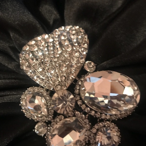 Ladies Brooch *Beautiful Silk & Rhinestones* - Picture 3 of 4