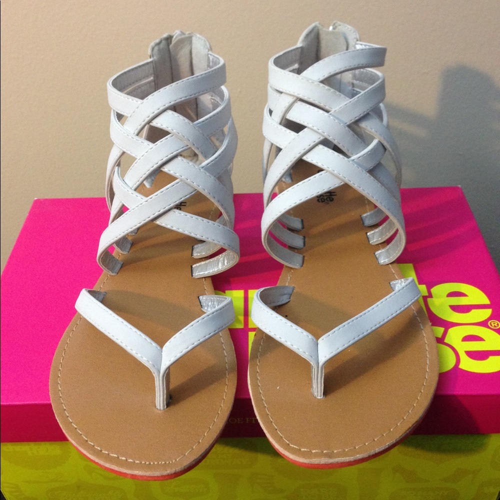 Strappy Sandal!! NWB