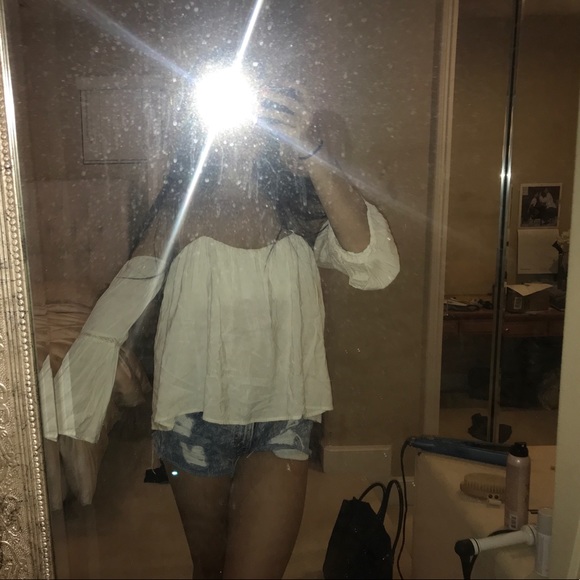 Off the shoulder white top - Picture 3 of 4