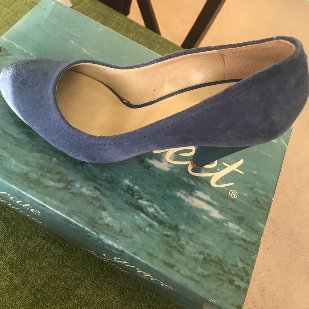 Suede Nine West Pumps