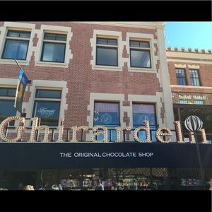 Meet your Posher, Joan