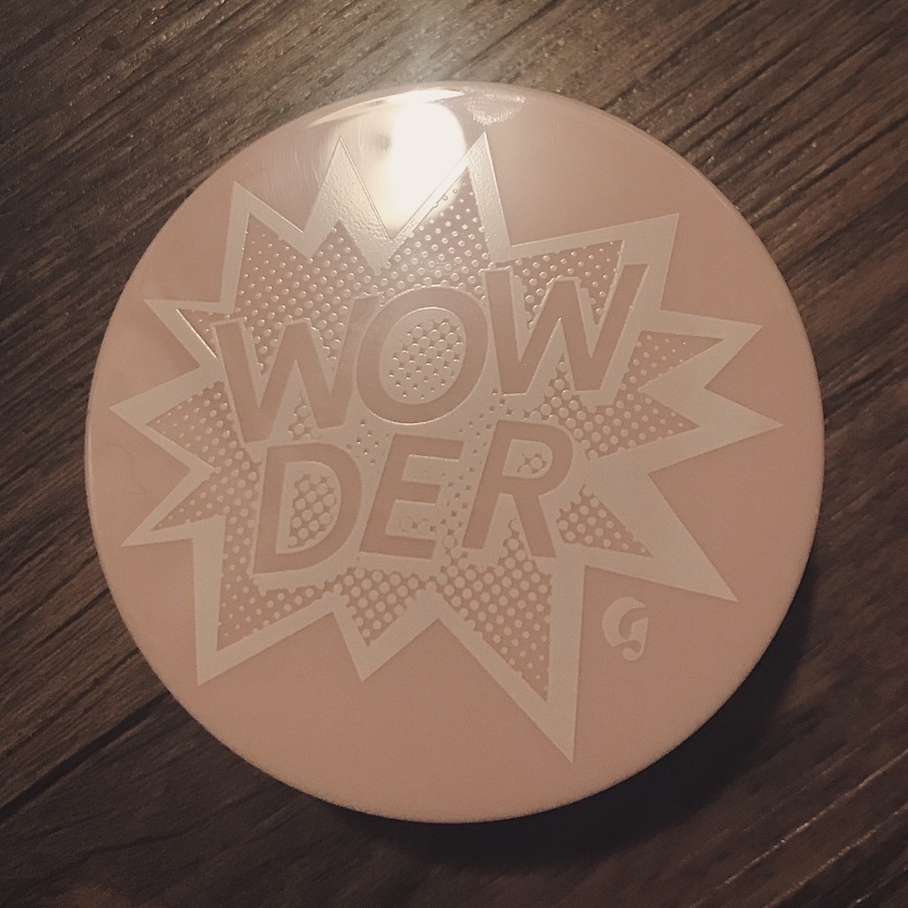 Glossier Wowder in light medium