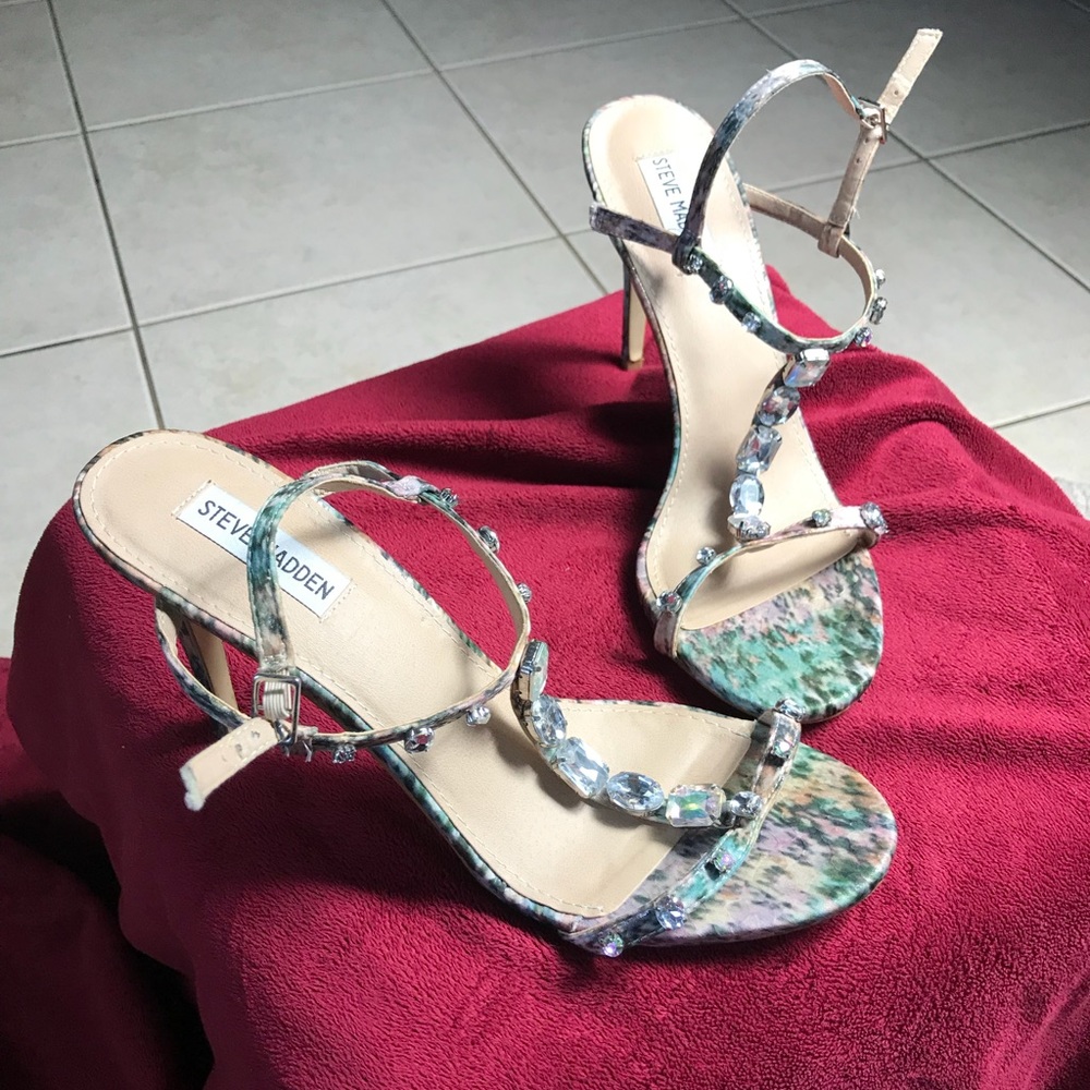 Size 10 - Steve Madden Sandals