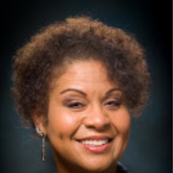 Meet your Posher, Julie - Picture 1 of 1