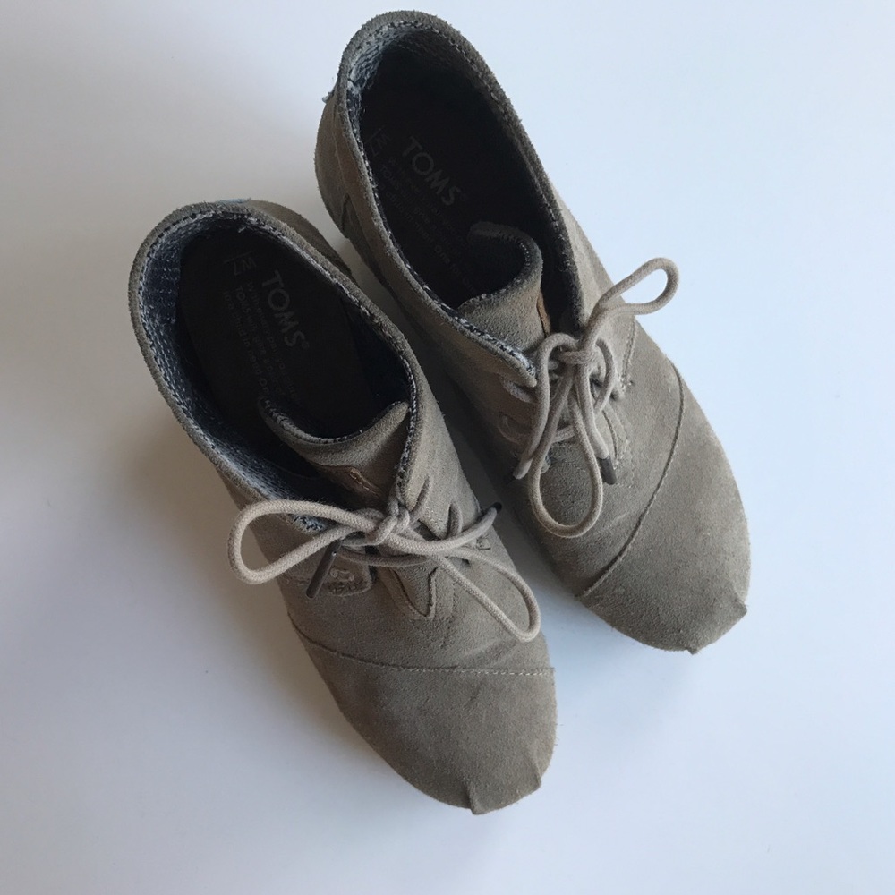 Tom's wedge shoes