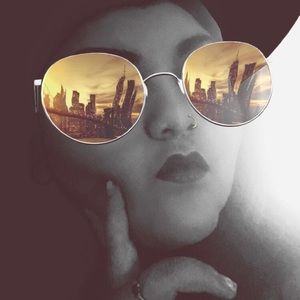 Meet your Posher, Melyssa