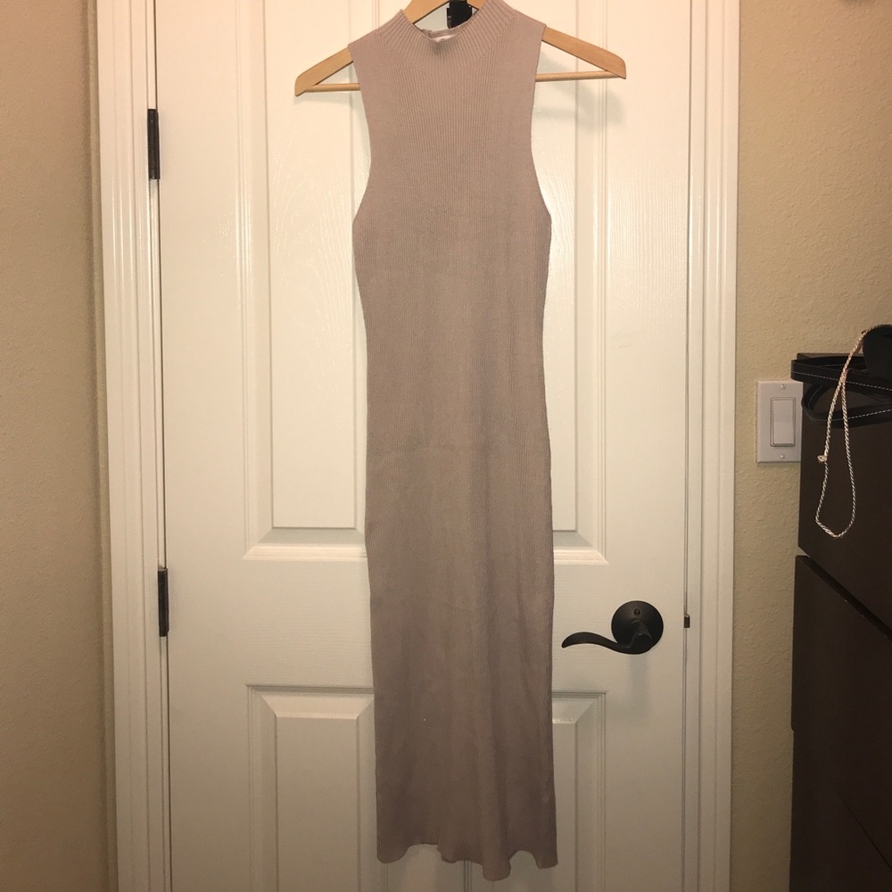 Ribbed midi nude dress