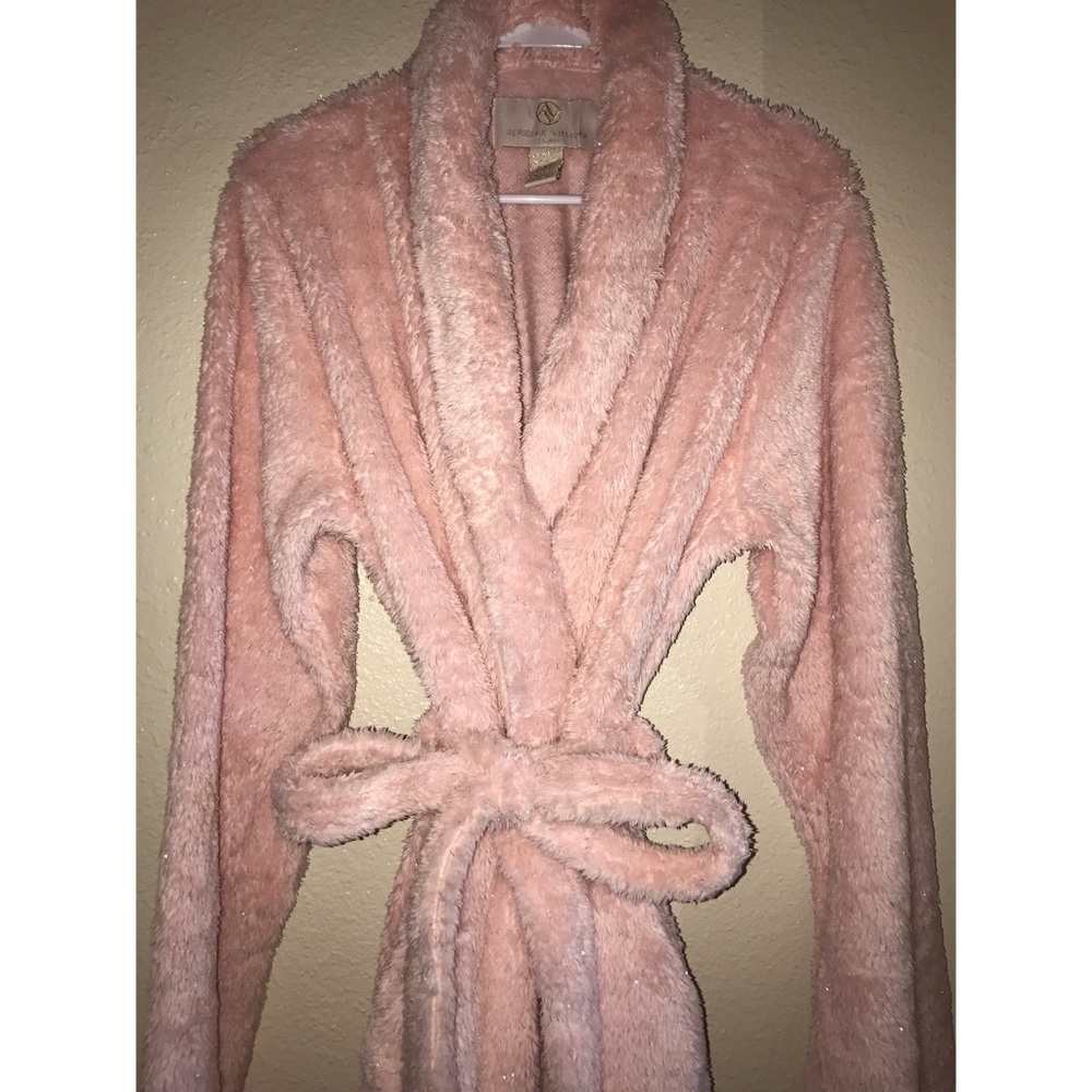 Adrienne Vittadini Light Pink Robe