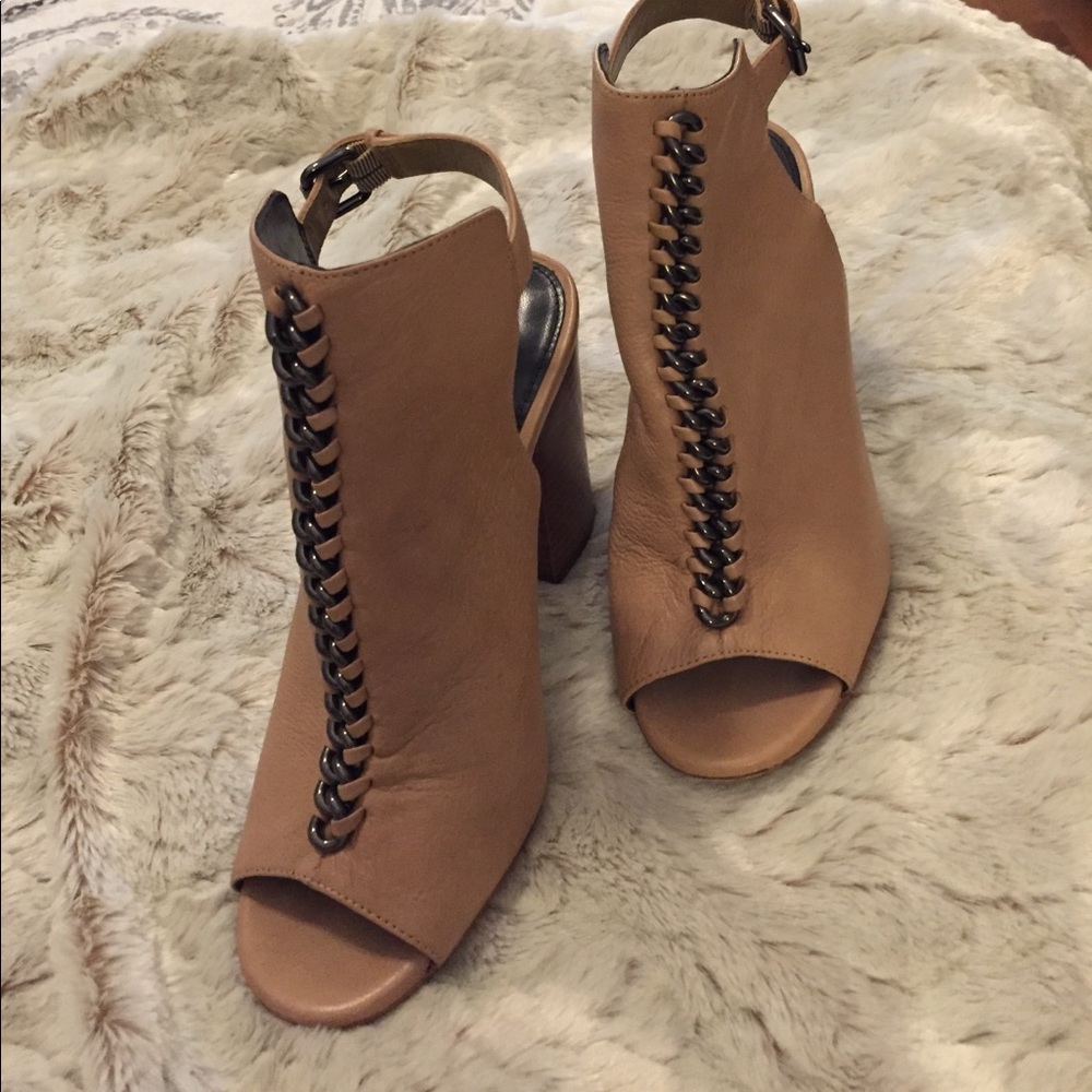Chain detail heeled sandal