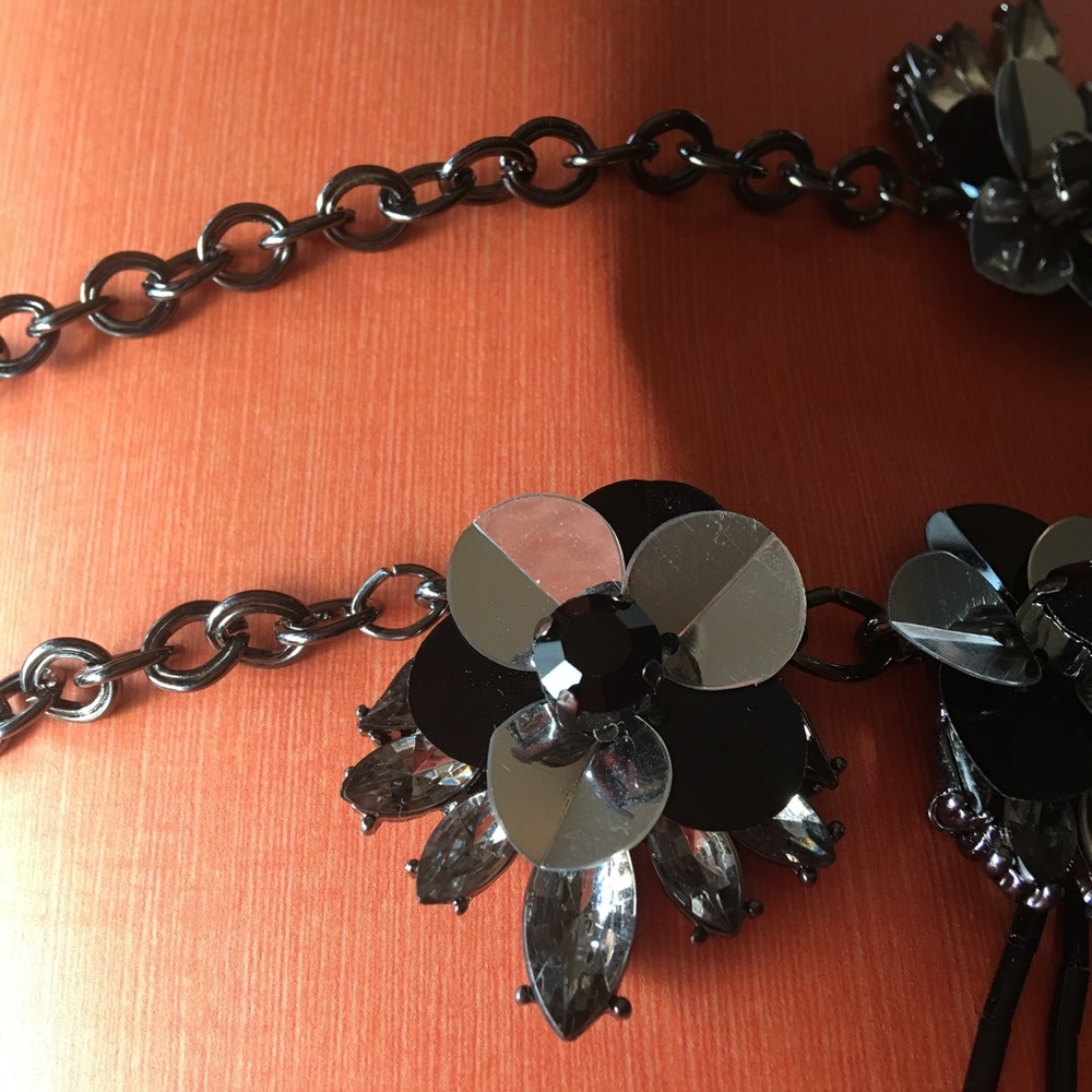⭕️Unique Statement Necklace w/Black Beads & Crystals - Picture 4 of 5