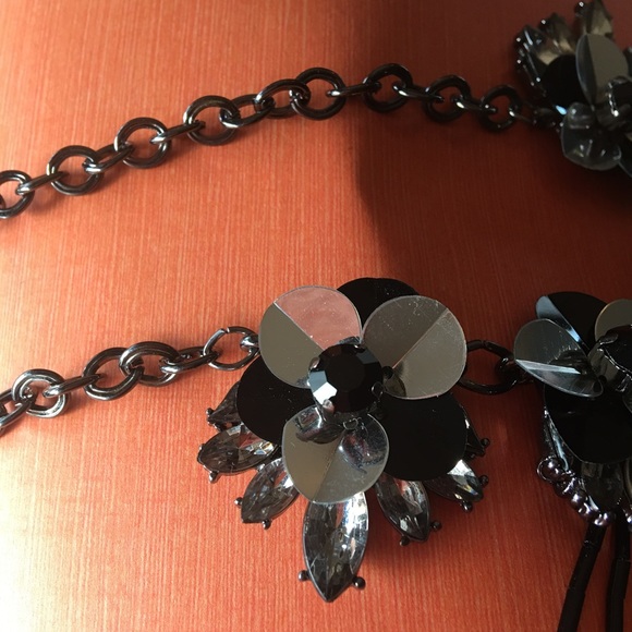 ⭕️Unique Statement Necklace w/Black Beads & Crystals - Picture 4 of 5