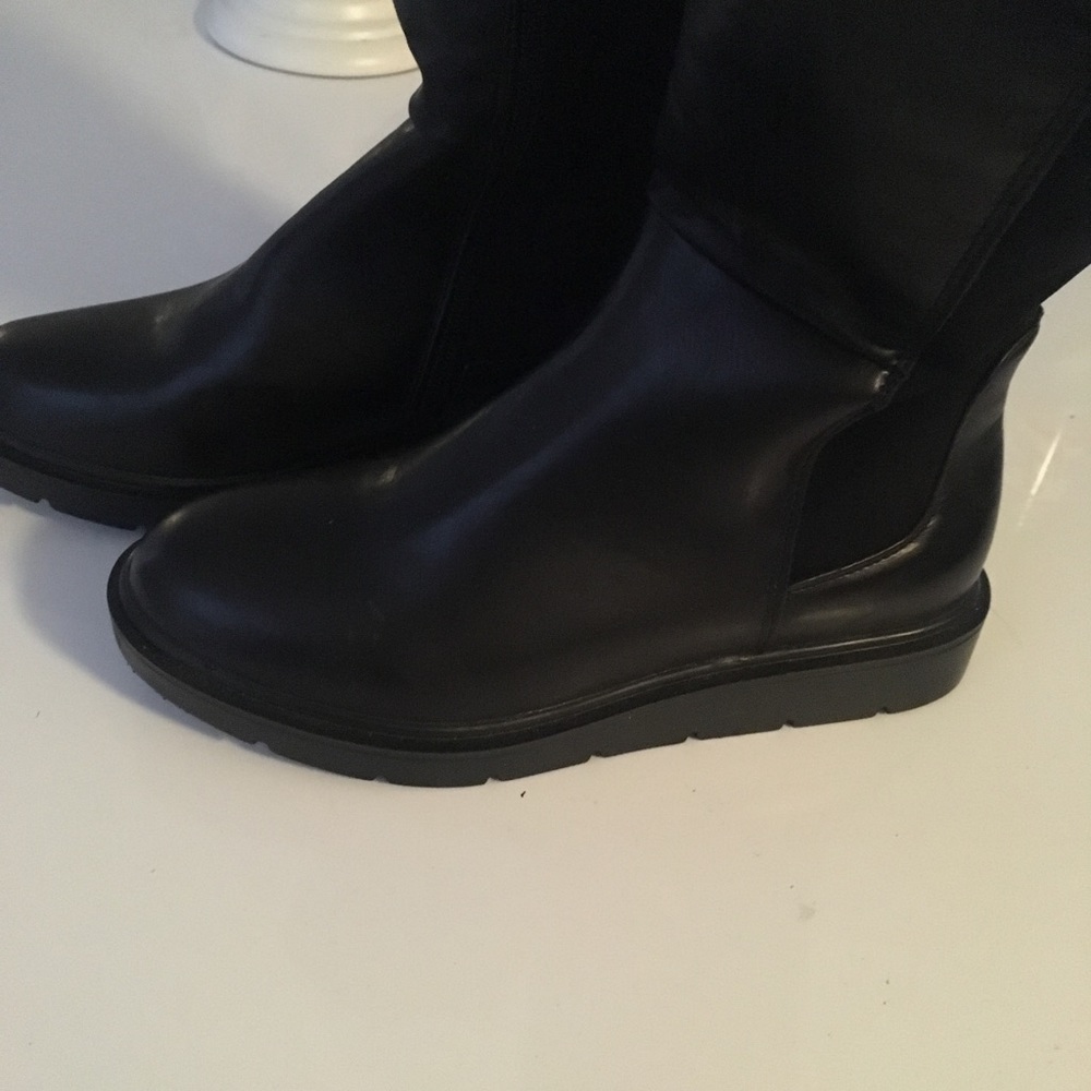 Boots - Picture 4 of 4