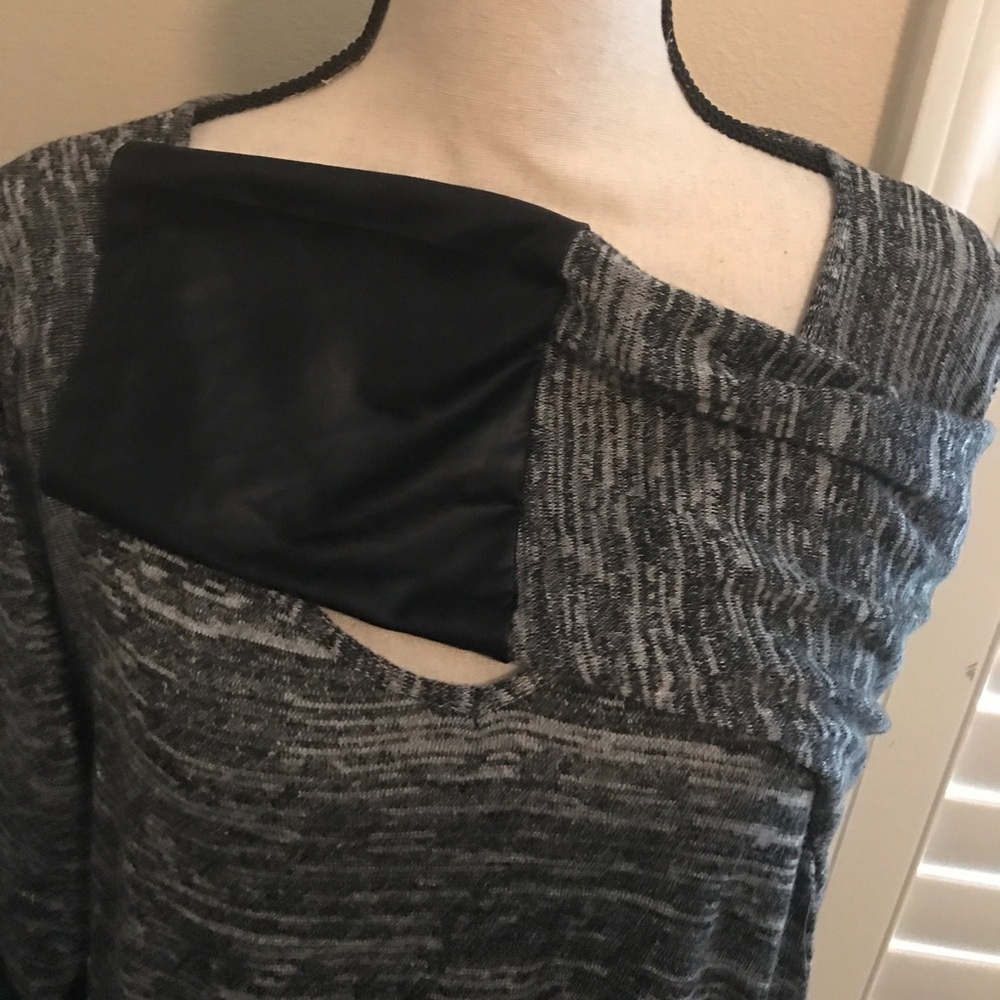 Black/Gray 3/4 sleeve top