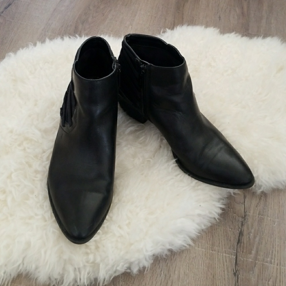Sam Edelman black booties