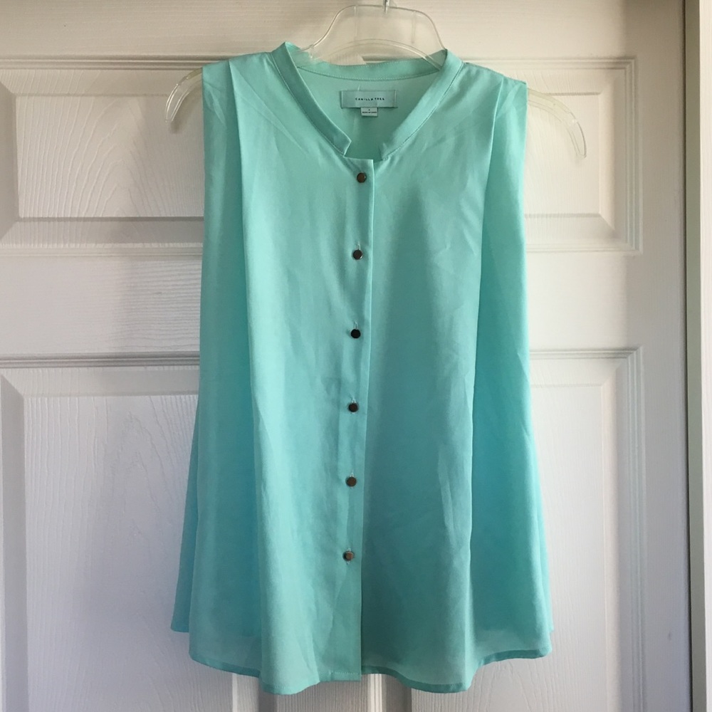 Sleeveless mint green top