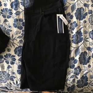Black Old Navy Skinny Jean Never-Been-Worn