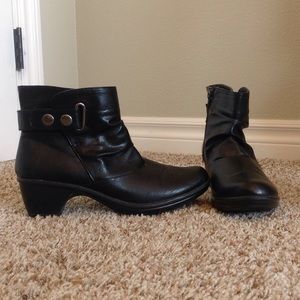 Sbicca black booties