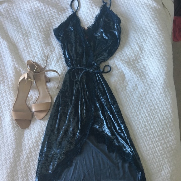 ONLY 2 LEFT 💙💙 - Picture 3 of 7