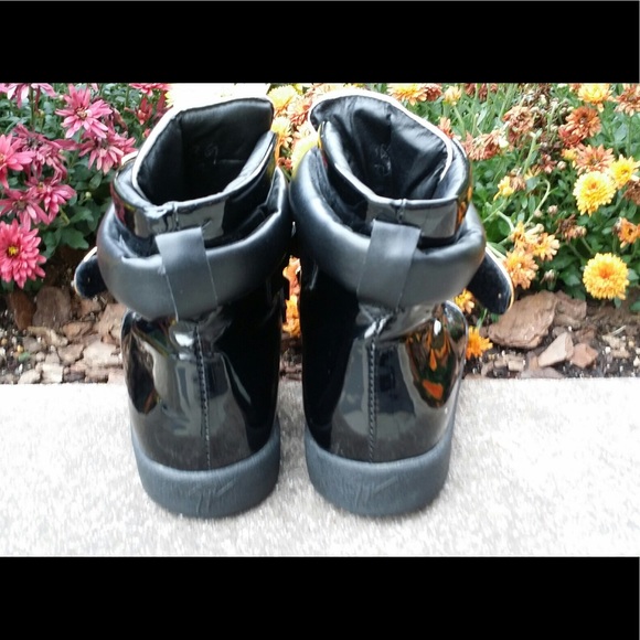 HOST PICK!!!Giuseppe Zanotti infamous sneakers - Picture 3 of 9