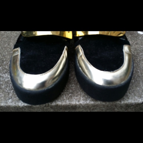 HOST PICK!!!Giuseppe Zanotti infamous sneakers - Picture 6 of 9