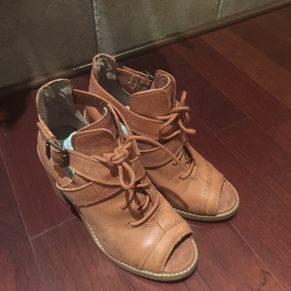 Seychelles open toes booties