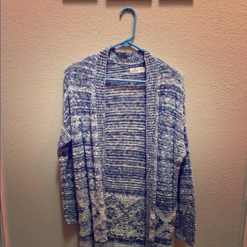 Long knitted Hollister cardigan.