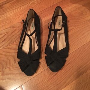 Open toed flats