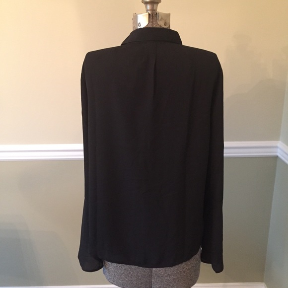 LAST ONE SMALL Black top, gold bottoms, flare arms - Picture 4 of 6