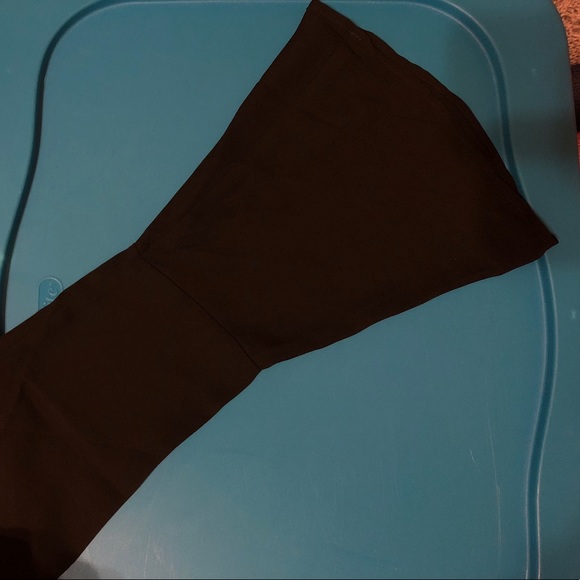 LAST ONE SMALL Black top, gold bottoms, flare arms - Picture 6 of 6