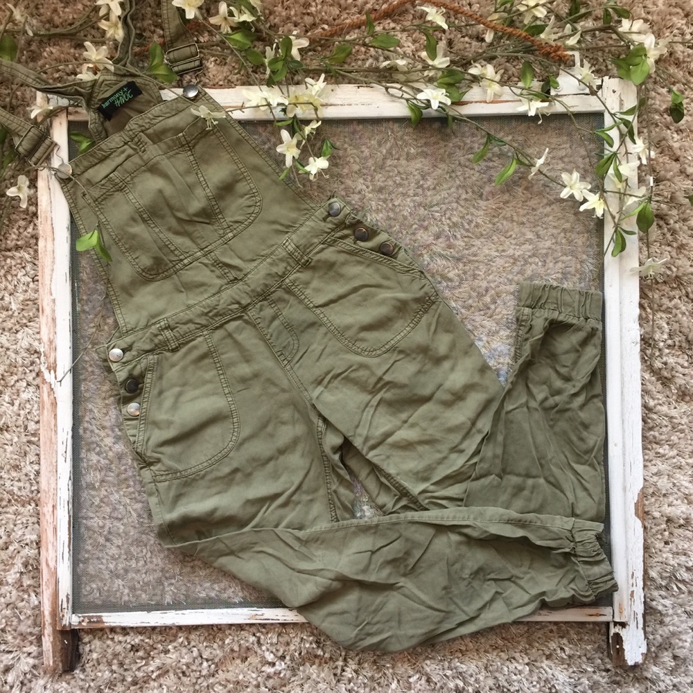 Harmony + HAVOC overall capris