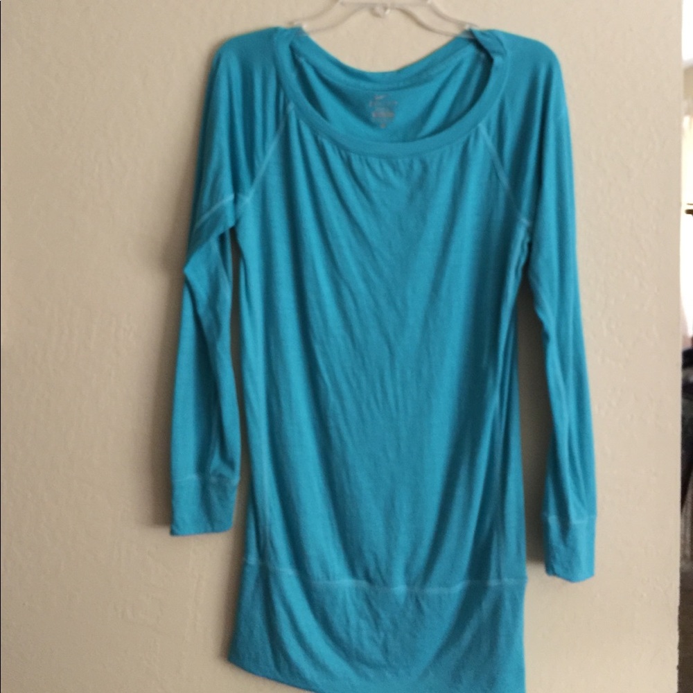 Nike dry fit athletic long sleeved shirt