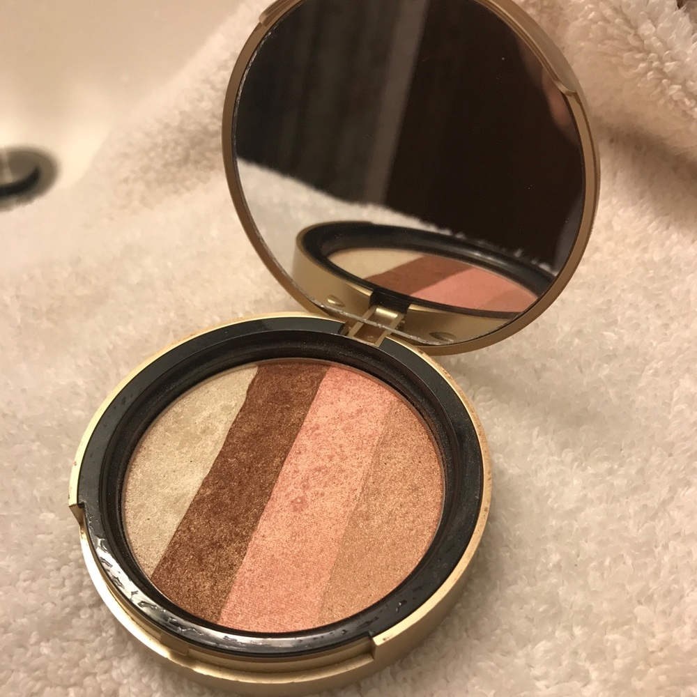 Too Faced Snow Bunny luminous bronzer.