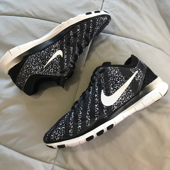 Nike Shoes - 🖤 NIKE Free 5.0 🖤