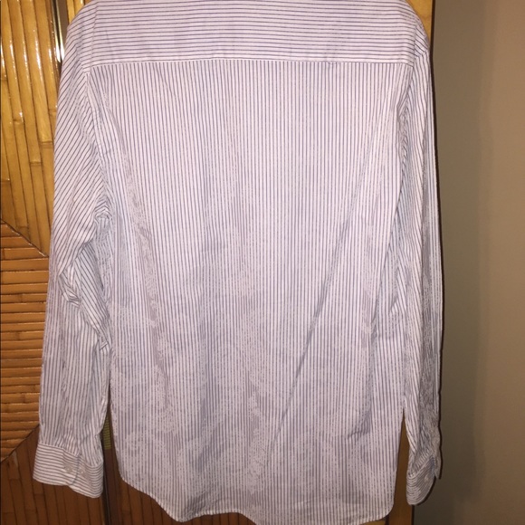 Report Collection Button Down - Picture 4 of 5