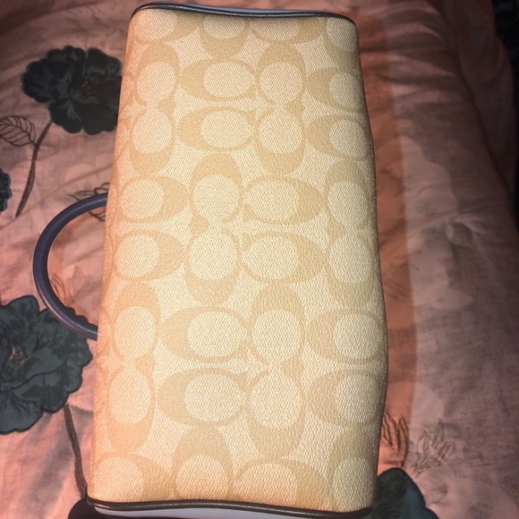 Coach Set - Picture 8 of 8