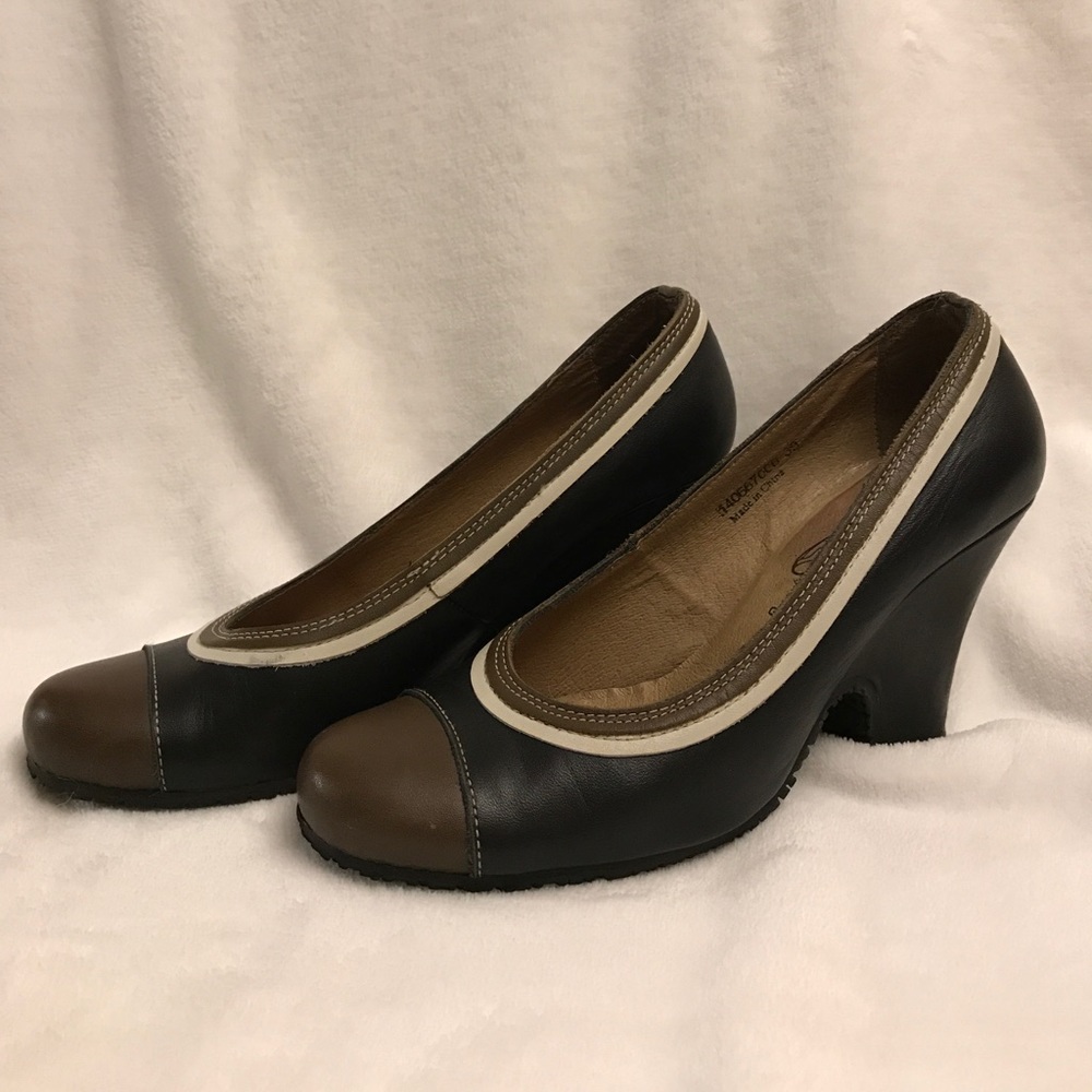 Cute Fly London Wedge Pumps - Black/Olive/White