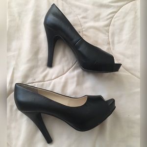 Black peep toe pumps