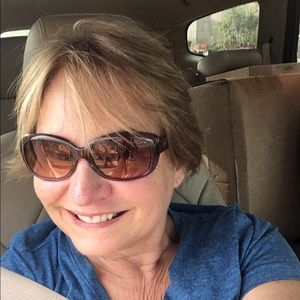 Meet your Posher, Alicia