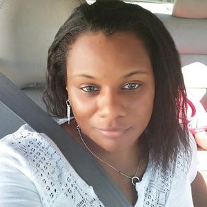 Meet your Posher, Sheneia