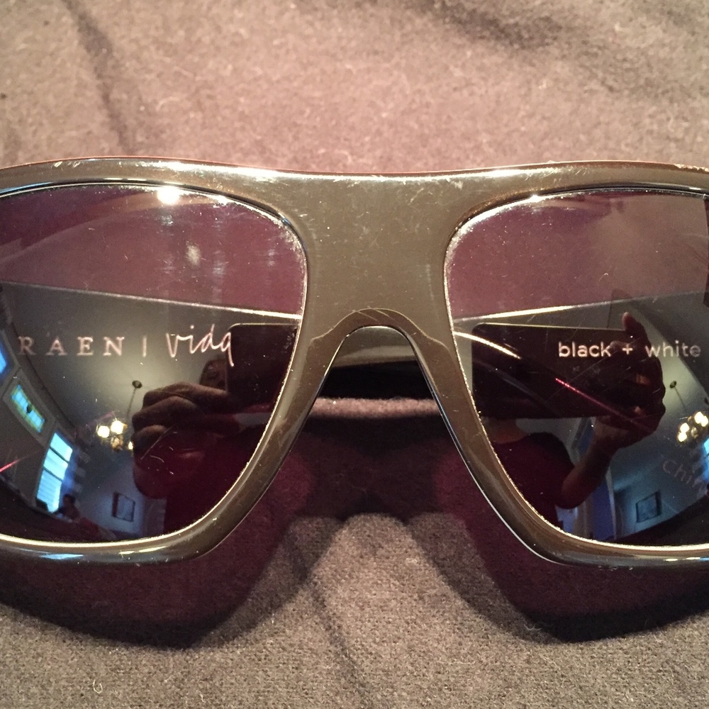 Raen Black/White Sunglasses