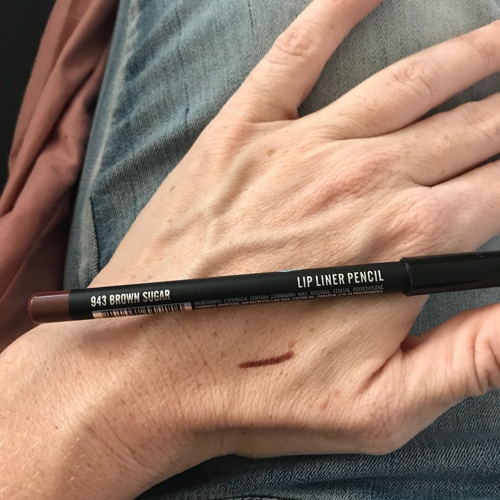 Lip liner