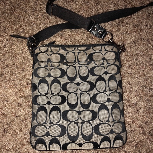 Coach Purse - Picture 2 of 4