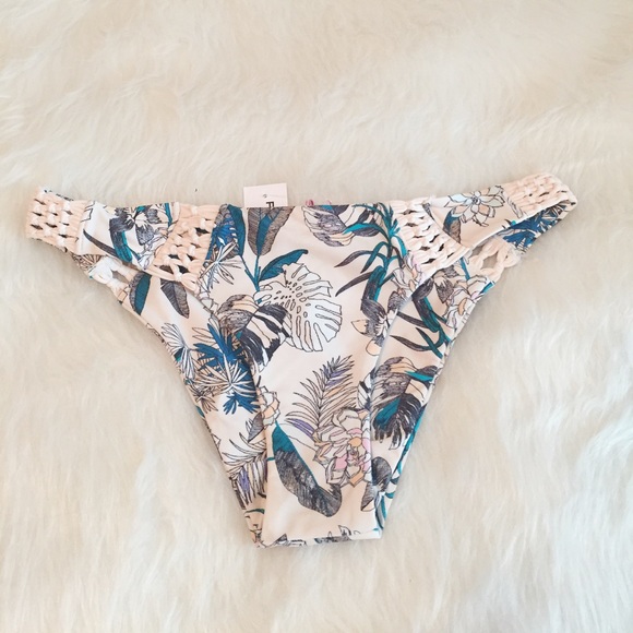 PacSun Other - Kirra crotchet bikini bottom