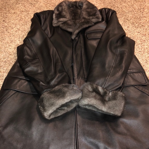 Mink Coat - Picture 5 of 5