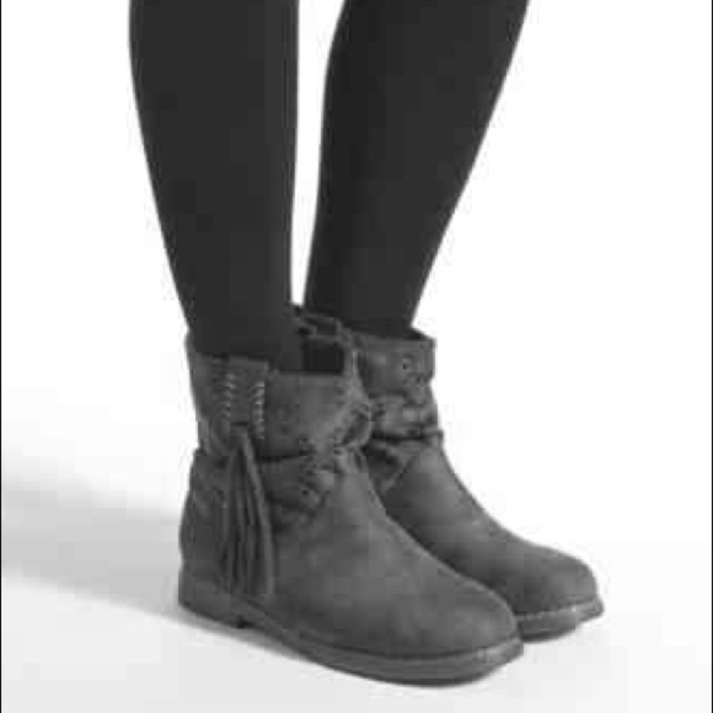 Tassel Black Pull On Boot