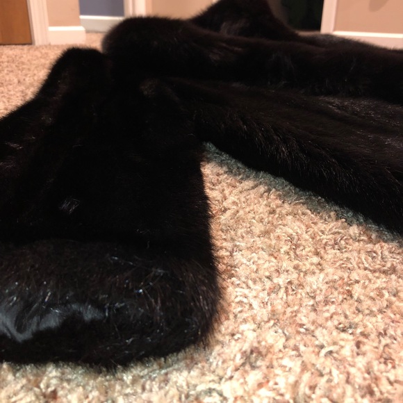 Mink Coat - Picture 2 of 8
