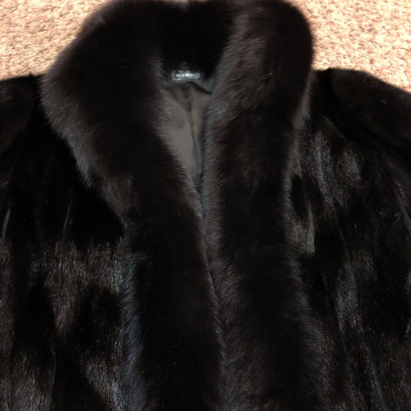 Mink Coat - Picture 4 of 8