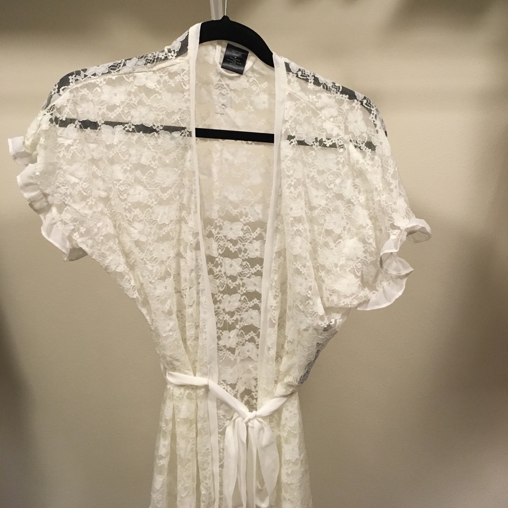 Sheer lacy white shirt sleeve robe