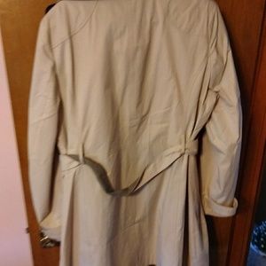 Women's jacket  NWT and retails  at 139$